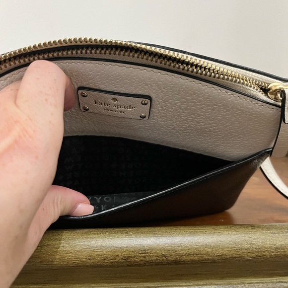 Kate spade black and white cross body bag and matching wallet - Picture 2 of 6